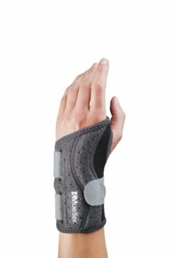 Mueller Adjust-to-FitnWrist Brace Left