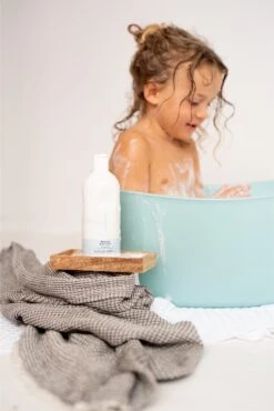 Naif Baby & Kids Relaxing Bath Foam -Produits De Santé naif baby kids relaxing bath foam bain moussant relaxant 1